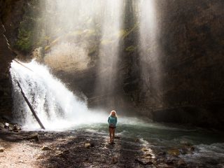 tree-water-waterfall-woman-adventure-river-135295-pxhere.com