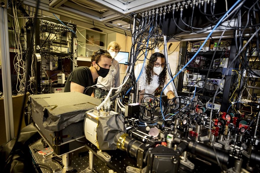 Harvard Önderliğinde Fizikçilerden 256-Kübitlik Programlanabilir Kuantum Simülatörü