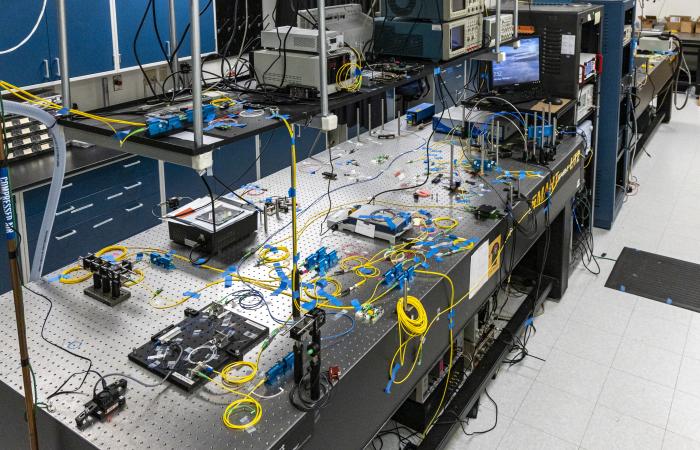Araştırmacılar Gerçek Dünya Ortamında Kuantum Ağ Oluşturmada Dönüm Noktasına Ulaşıyor